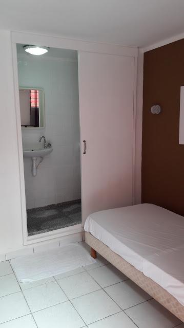 Hotel Du Centre Сен Дьони Екстериор снимка